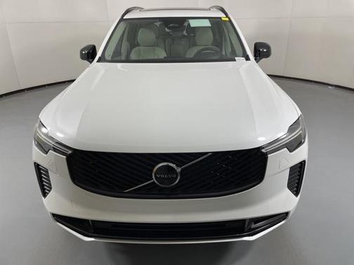 2026 Volvo XC90 Plug-In Hybrid T8 Ultra Dark Theme 7-Seater