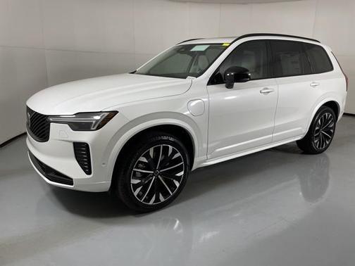 2026 Volvo XC90 Plug-In Hybrid T8 Ultra Dark Theme 7-Seater