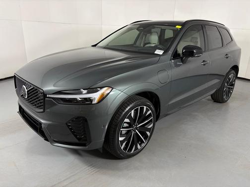 2026 Volvo XC60 Plug-In Hybrid T8 Ultra