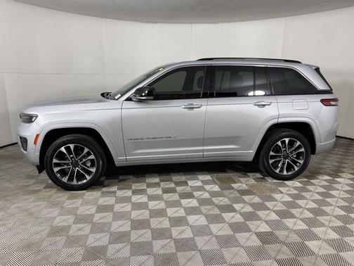2022 Jeep Grand Cherokee Overland