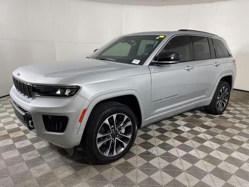 2022 Jeep Grand Cherokee Overland