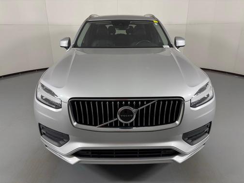 2020 Volvo XC90 T5 Momentum 7 Passenger