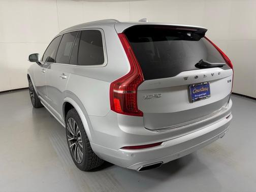 2020 Volvo XC90 T5 Momentum 7 Passenger