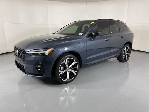 2022 Volvo XC60 Recharge Plug-In Hybrid T8 R-Design
