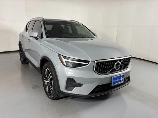 2024 Volvo XC40 B5 Core