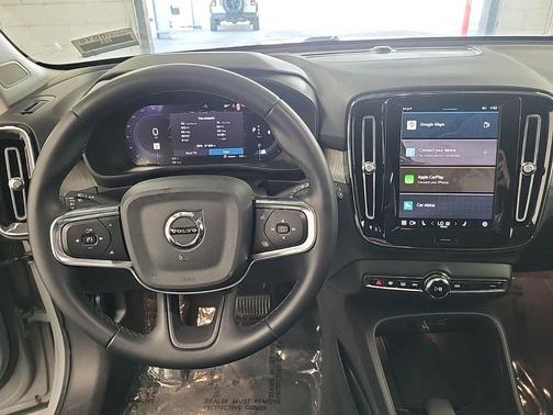 2024 Volvo XC40 B5 Core
