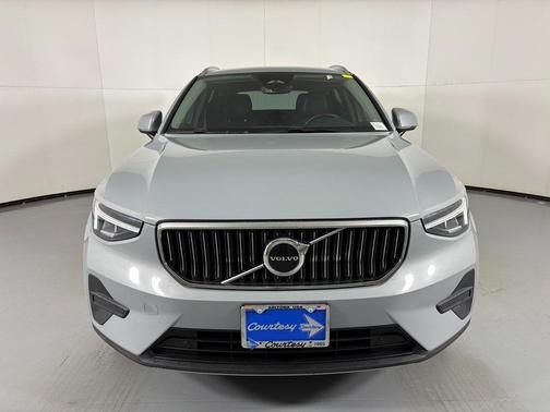 2024 Volvo XC40 B5 Core