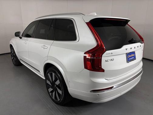 Crystal White 2023 Volvo XC90 Recharge Plug-In Hybrid T8 Ultimate 6-Seater
