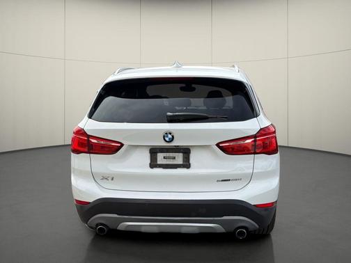 Alpine White 2018 BMW X1 sDrive28i
