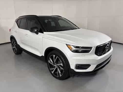 2019 Volvo XC40 R-DESIGN