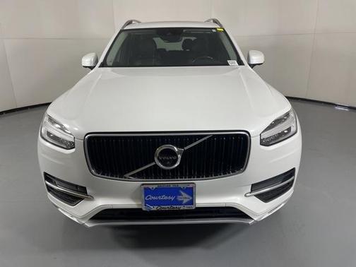2018 Volvo XC90 T5 Momentum