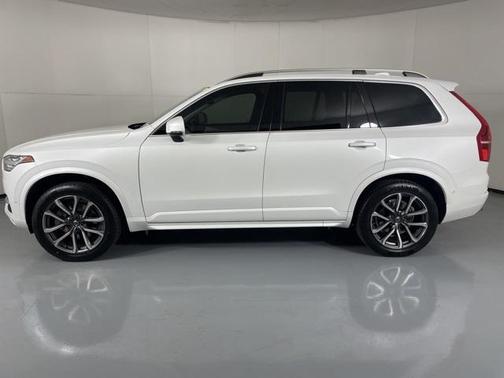 2018 Volvo XC90 T5 Momentum