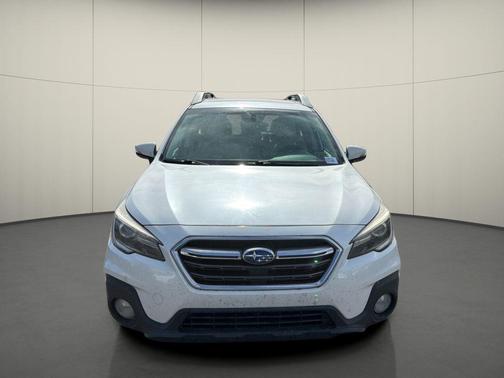 White 2019 Subaru Outback 2.5i Limited