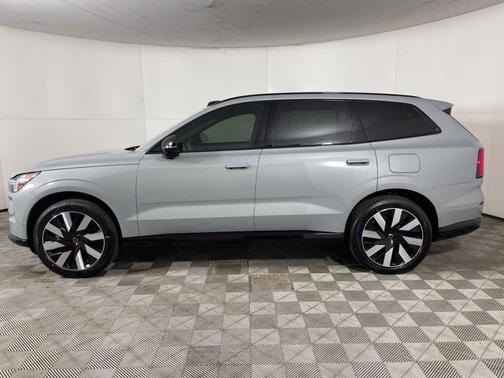 2025 Volvo EX90 Twin Motor Plus