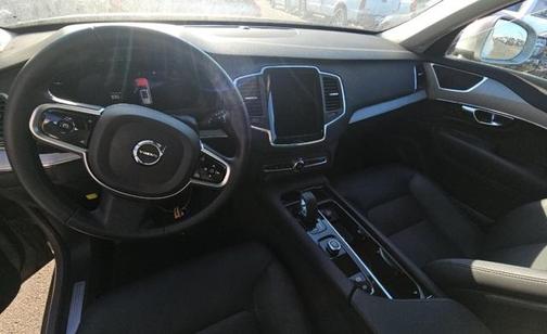 2025 Volvo XC90 B5 Core
