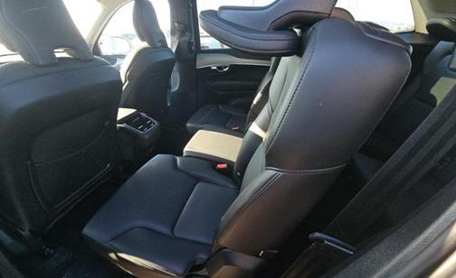 2025 Volvo XC90 B5 Core
