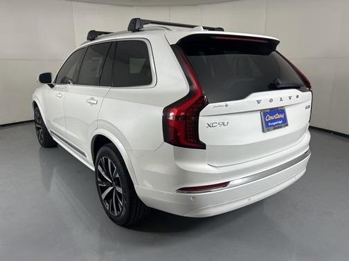 2025 Volvo XC90 B5 Core