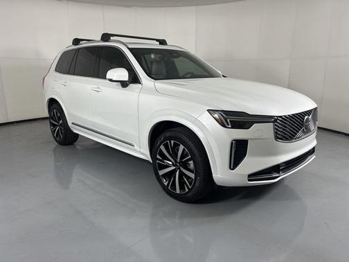 2025 Volvo XC90 B5 Core