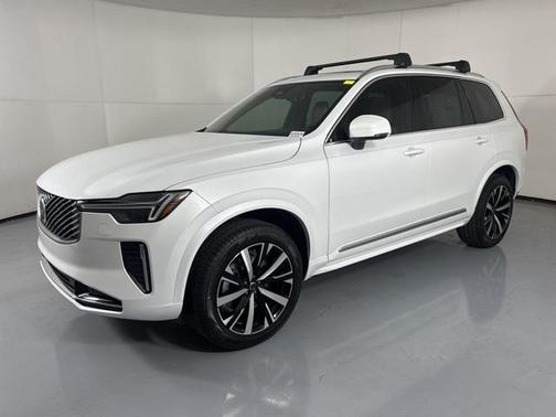 2025 Volvo XC90 B5 Core