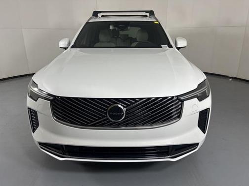 2025 Volvo XC90 B5 Core