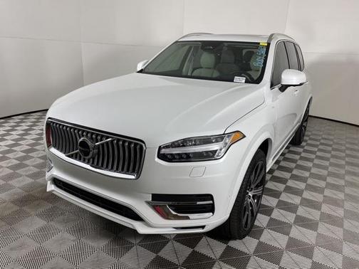 2024 Volvo XC90 Recharge Plug-In Hybrid T8 Plus 6 Passenger