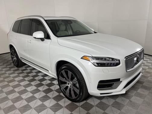 2024 Volvo XC90 Recharge Plug-In Hybrid T8 Plus 6 Passenger