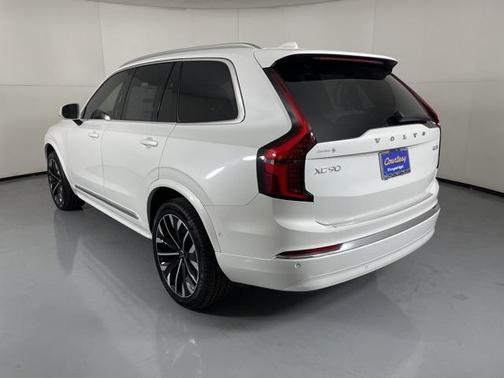 2025 Volvo XC90 B5 Plus 6-Seater