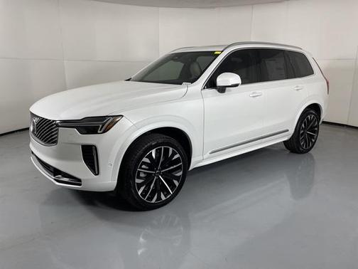 2025 Volvo XC90 B5 Plus 6-Seater