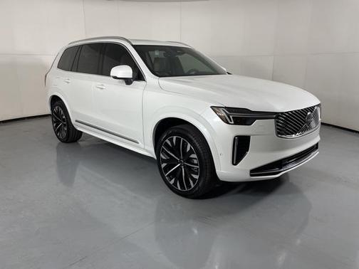 2025 Volvo XC90 B5 Plus 6-Seater