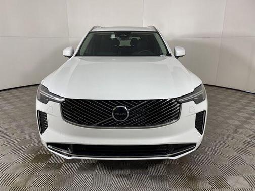 Crystal White Pearl 2025 Volvo XC90 Plug-In Hybrid T8 Plus 6-Seater