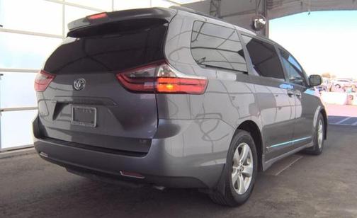 2020 Toyota Sienna LE