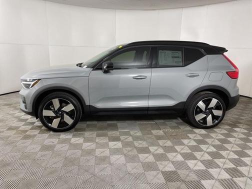 2025 Volvo EX40 Single Motor Extended Range Plus
