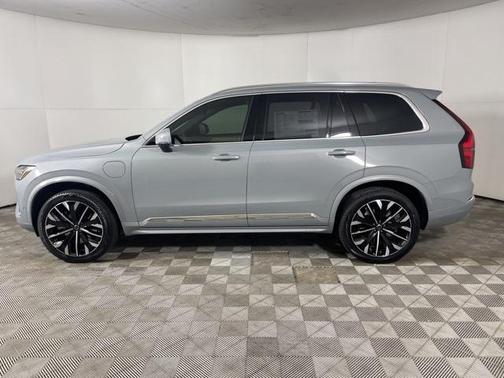 2025 Volvo XC90 Plug-In Hybrid T8 Plus 7-Seater