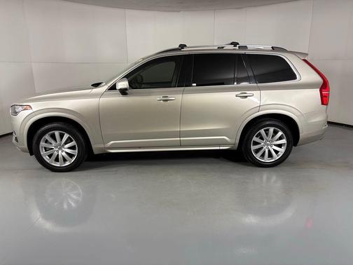 2016 Volvo XC90 T5 Momentum