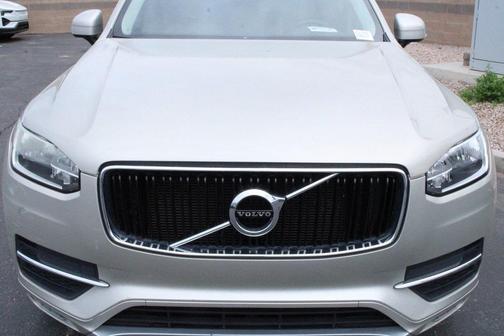 2016 Volvo XC90 T5 Momentum