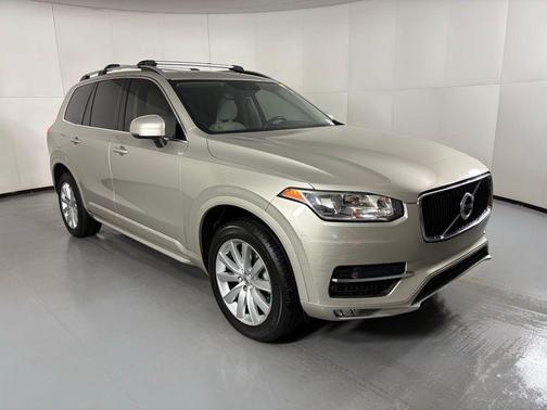 2016 Volvo XC90 T5 Momentum