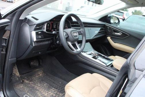 2025 Audi Q8 55 Premium