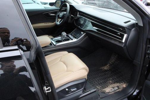 2025 Audi Q8 55 Premium