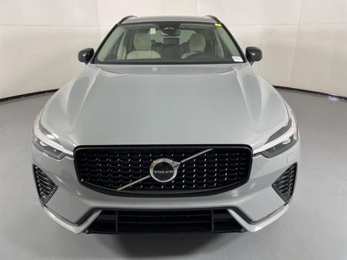 2025 Volvo XC60 B5 AWD Plus