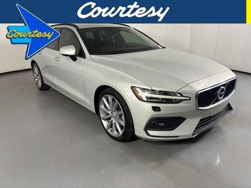 Birch 2020 Volvo V60 T5 Momentum