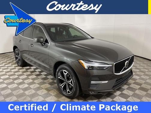 2022 Volvo XC60 B5 Momentum