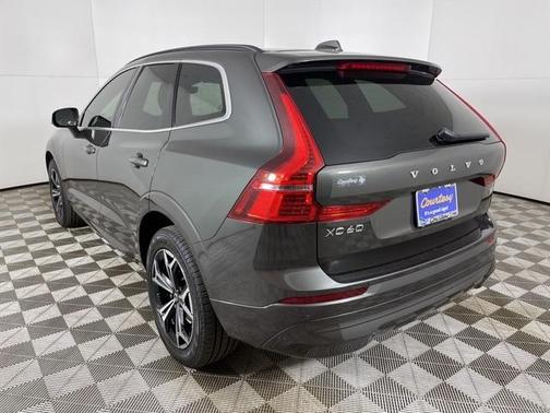 2022 Volvo XC60 B5 Momentum