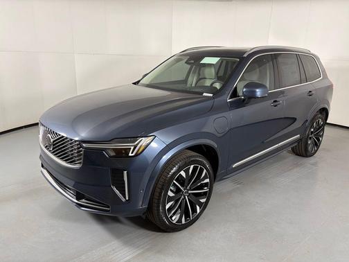 Denim Blue Metallic 2026 Volvo XC90 Plug-In Hybrid T8 Ultra 7-Seater