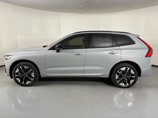 2026 Volvo XC60 Plug-In Hybrid T8 Plus