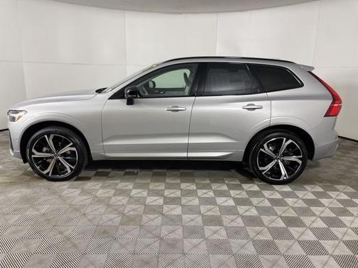 2025 Volvo XC60 B5 AWD Ultra