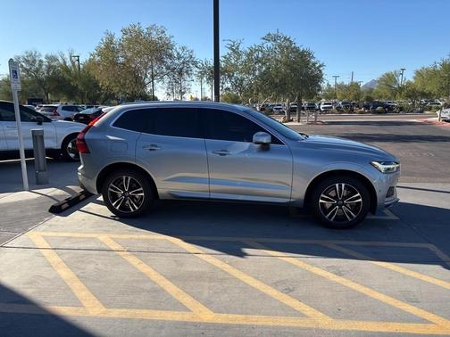 2018 Volvo XC60 T6 Momentum