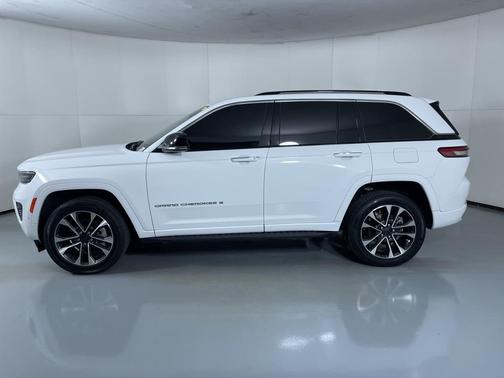 2022 Jeep Grand Cherokee Overland