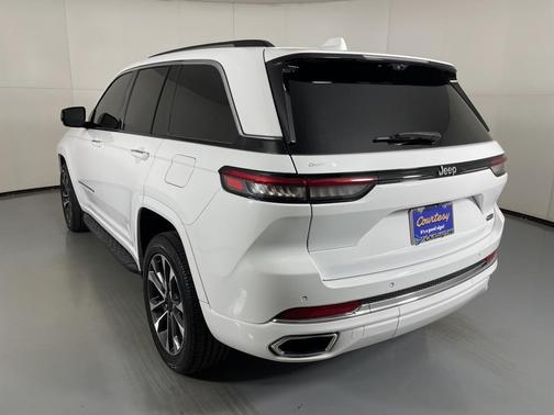 2022 Jeep Grand Cherokee Overland