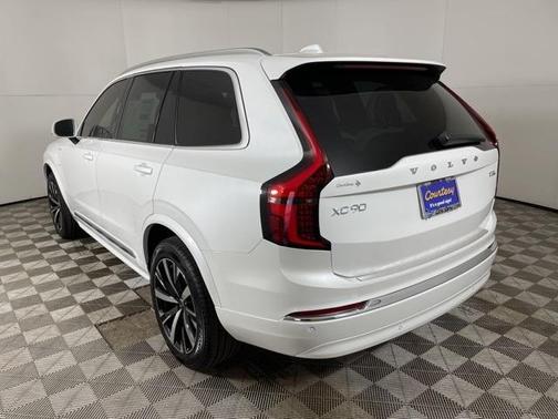 2025 Volvo XC90 Plug-In Hybrid T8 Core 7-Seater