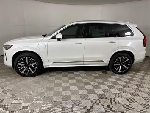 2025 Volvo XC90 Plug-In Hybrid T8 Core 7-Seater